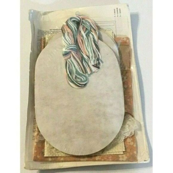 Cross Stitch Kit What's New Inc Country Gardens Excellent for Potpourri 6" - Picture 2 of 2